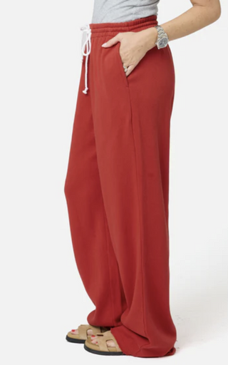 Weekend Barb Sweatpant- Washed Red